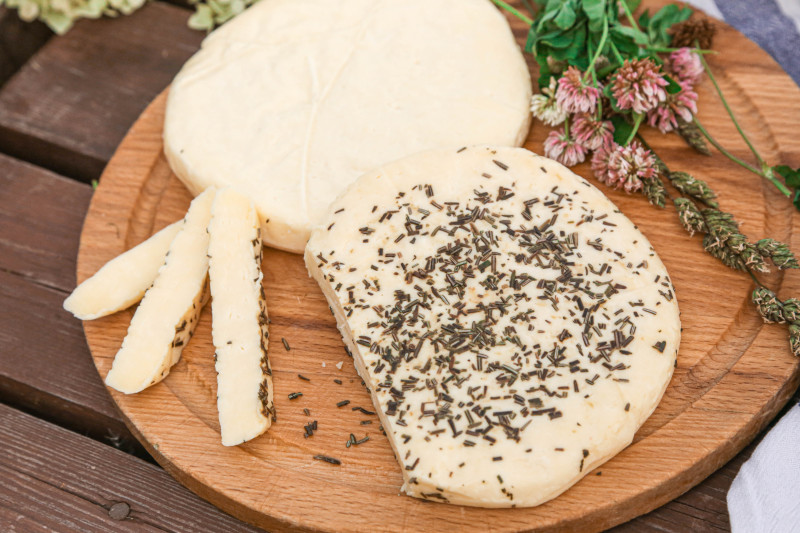 Сыр «Халуми с розмарином» м.д.ж. в сухом веществе 50%