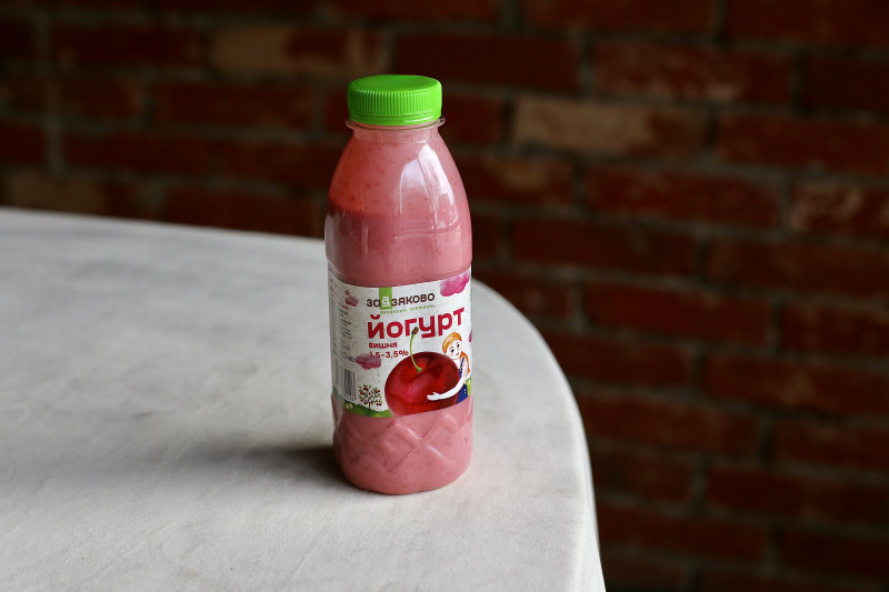 Йогурт вишневый из цельного молока м.д.ж.3,2%-6% 430г