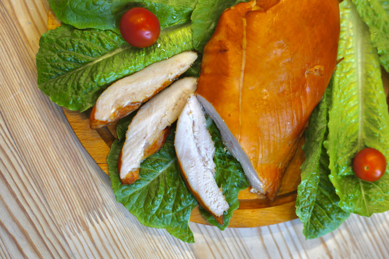 Грудка куриная копченая