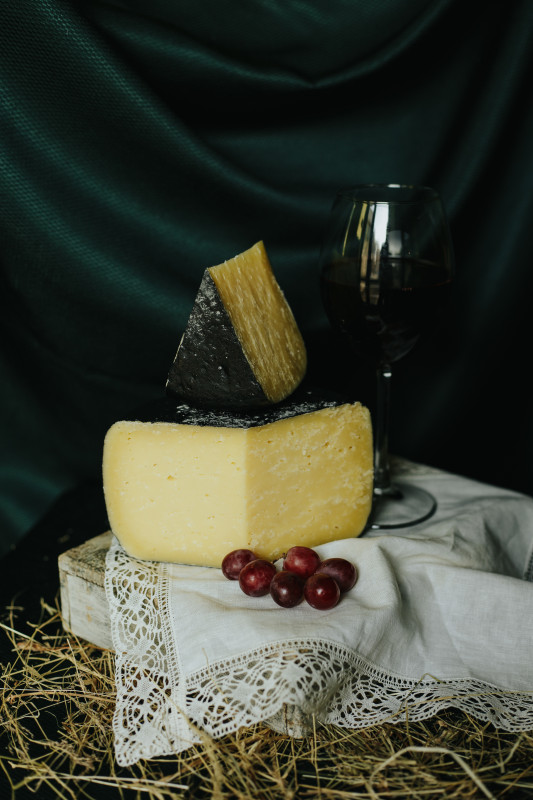 Сыр твердый Медведевский м.д.ж. в сухом веществе 50%